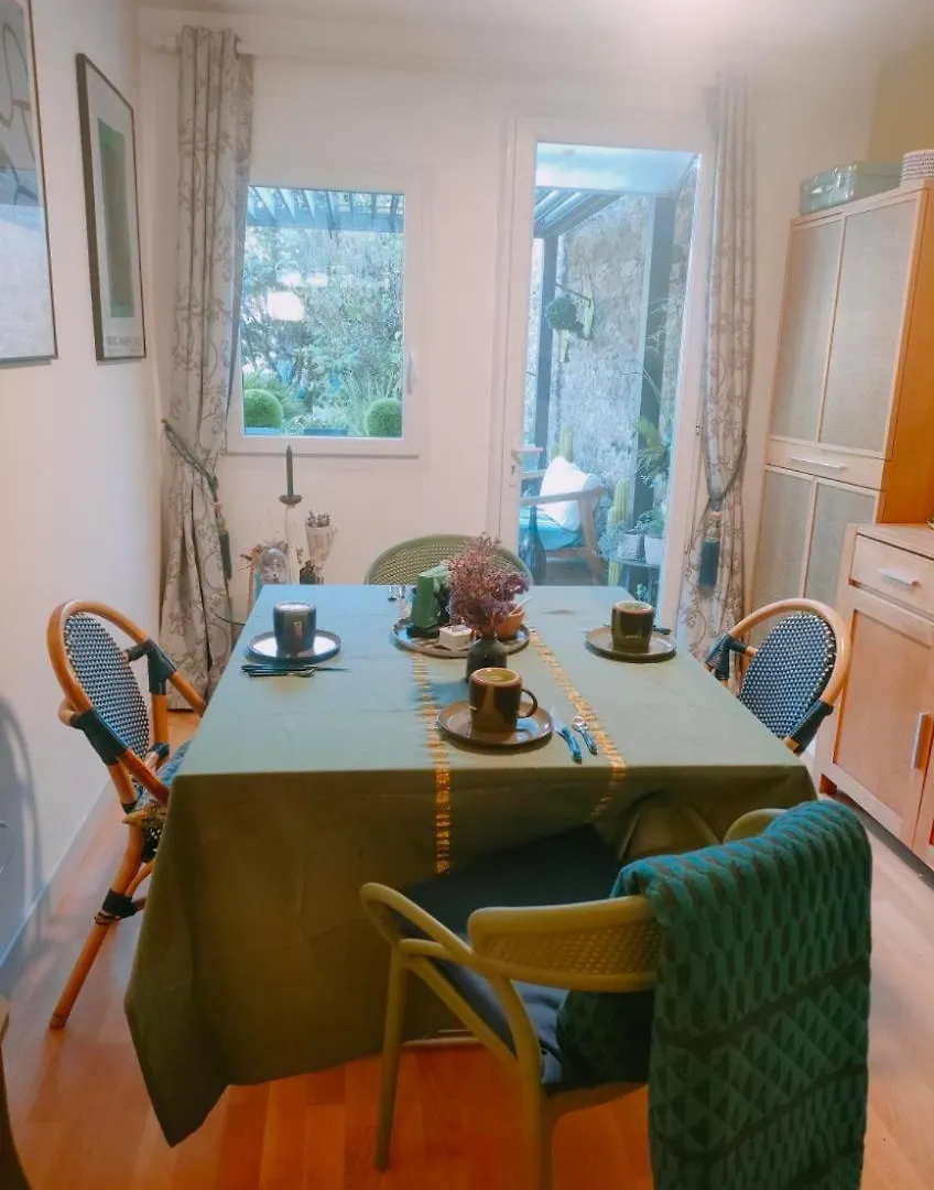 Bed & Breakfast La Suite 27, Proche Gare Et Centre Ville Guingamp